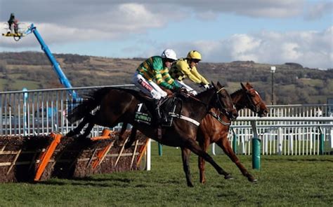 Buveur d'Air digs deep to win second Champion .